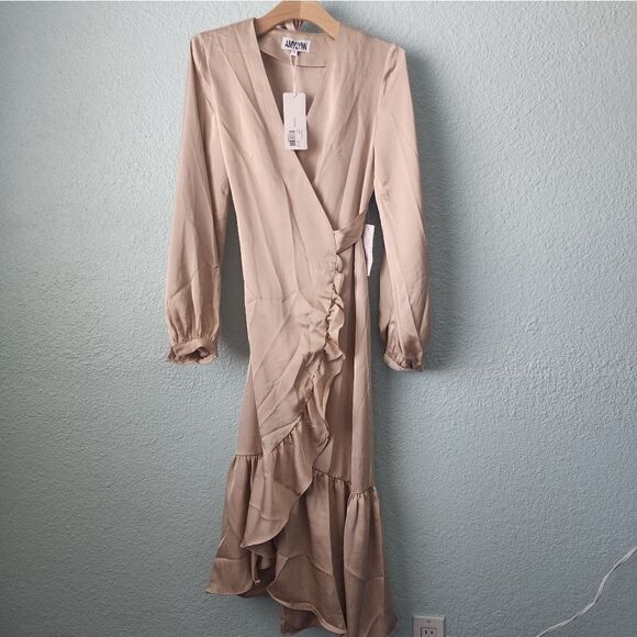 AMYLYNN wrap ruffled midi dress minimalist quiteluxe color cream small size - Picture 2 of 13